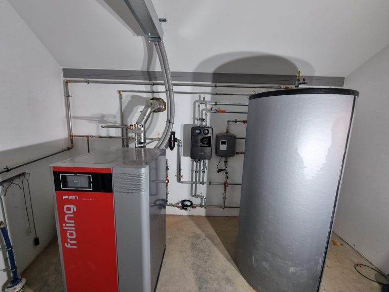 Technikraum Flöling Pelletkessel